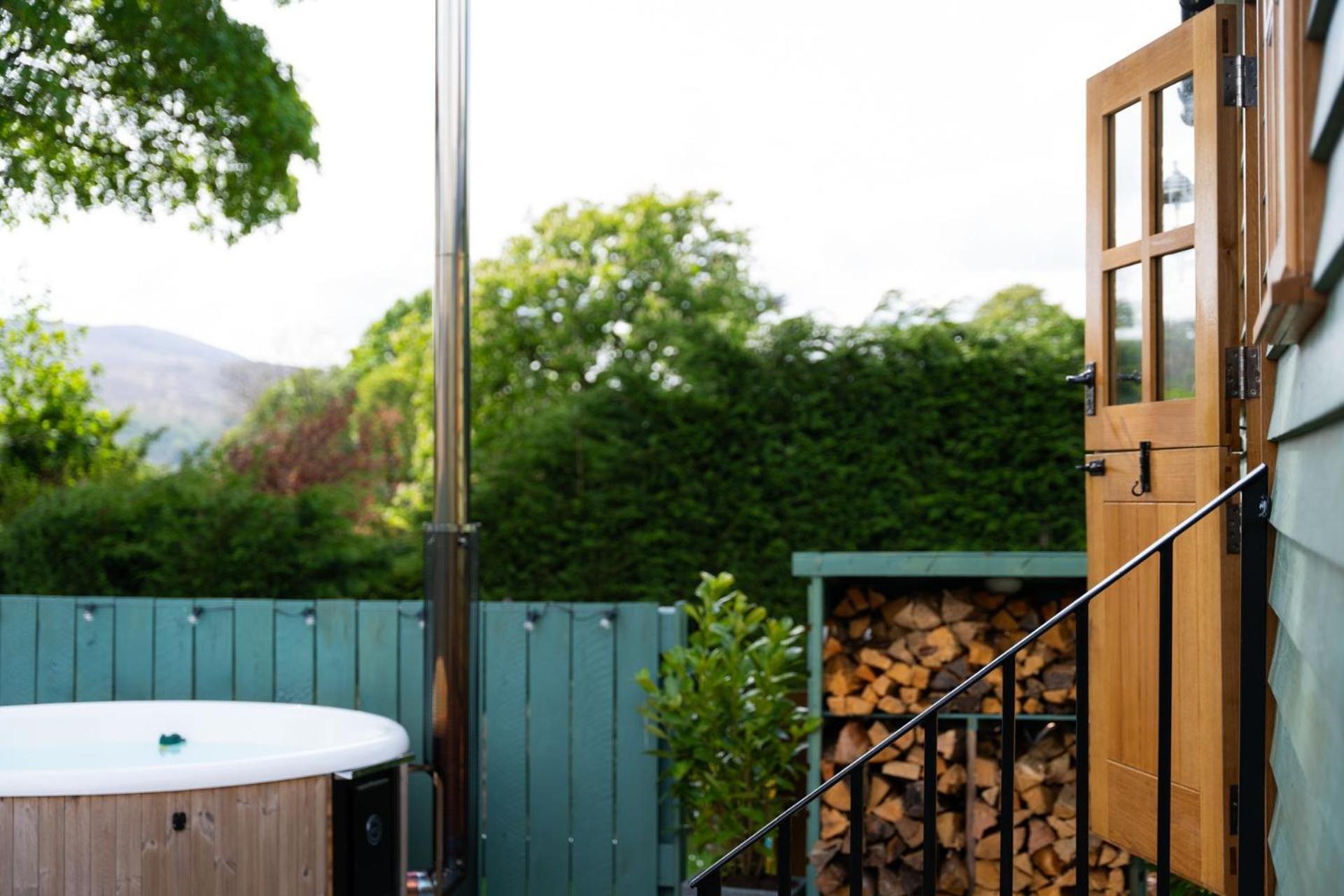Driftwood & Hot Tub Villa Fort William Exterior photo