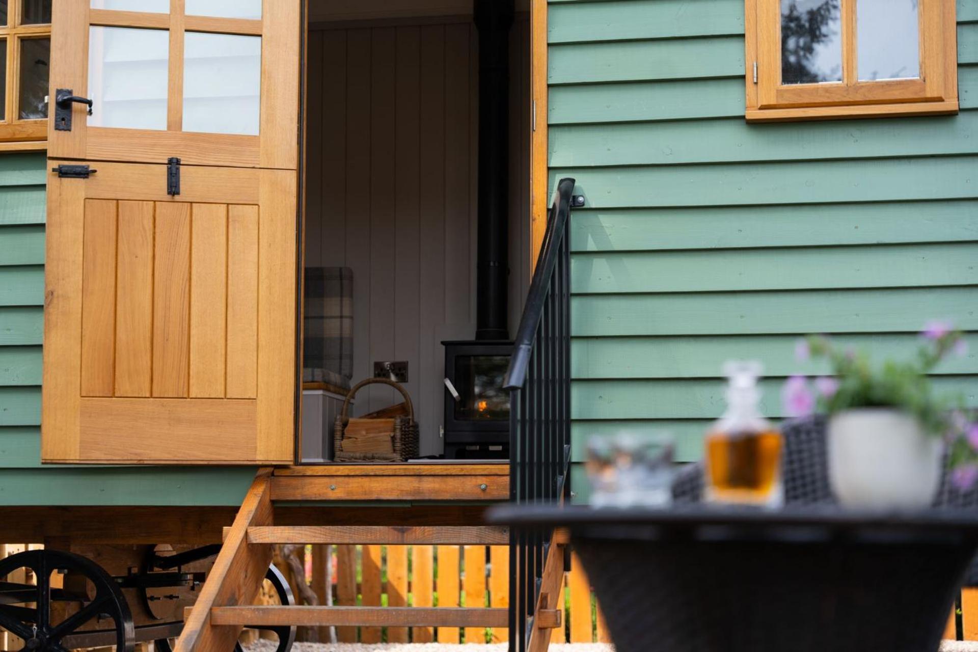 Driftwood & Hot Tub Villa Fort William Exterior photo