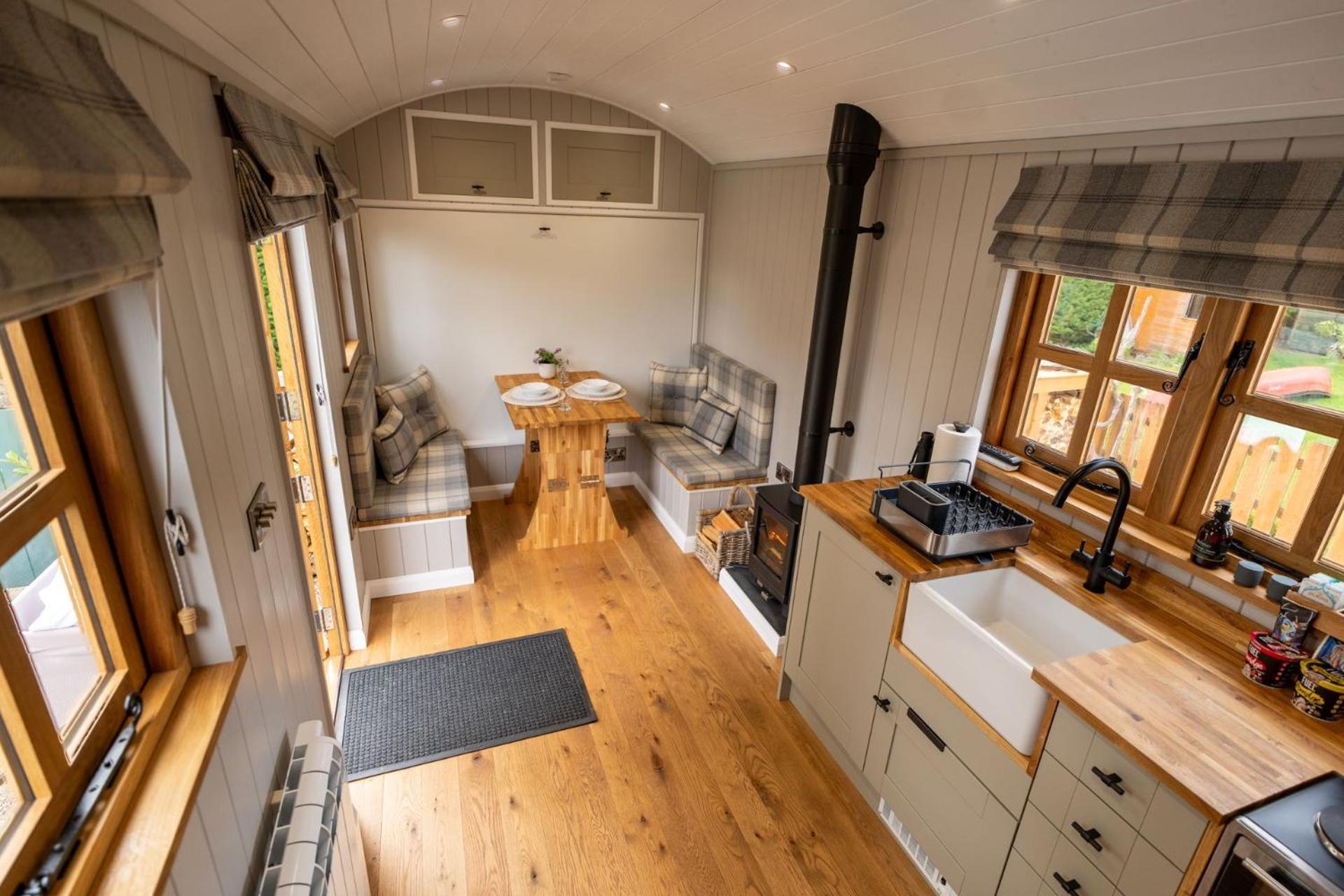 Driftwood & Hot Tub Villa Fort William Exterior photo